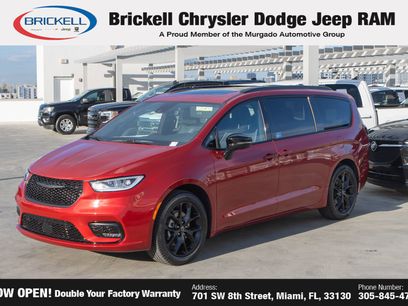 New 2026 Chrysler Pacifica Limited w/ S Appearance Package