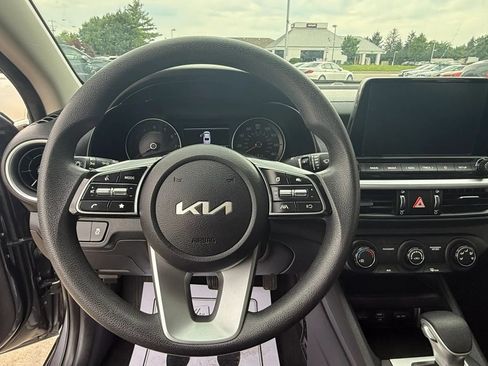 Used 2022 Kia Forte LXS FWD image 15