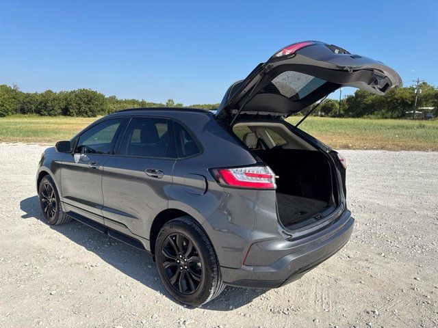Used 2022 Ford Edge SE w/ Black Appearance Package AWD/4WD image 4