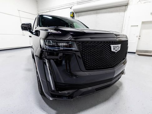 Used 2023 Cadillac Escalade Sport Platinum w/ LPO, ONYX Package image 38