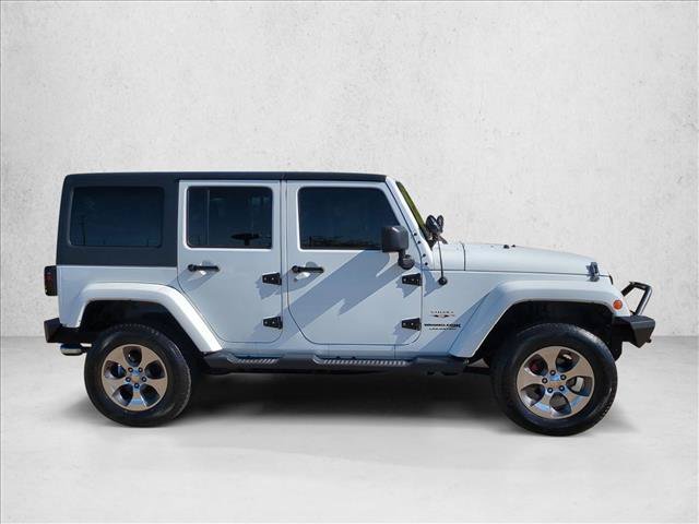 Used 2018 Jeep Wrangler Unlimited Sahara w/ Connectivity Group AWD/4WD image 4