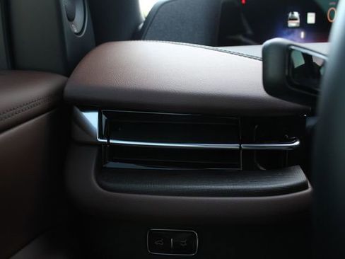 New 2026 Lincoln Navigator Reserve AWD/4WD image 38