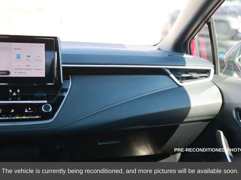 Used 2025 Toyota Corolla SE image 28