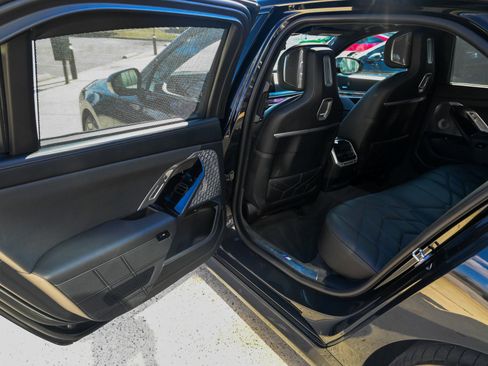 Used 2023 BMW 760i xDrive w/ Executive Package image 34