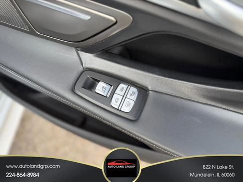 Used 2020 BMW 750i xDrive w/ Executive Package image 31