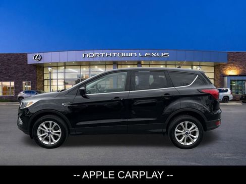 Used 2019 Ford Escape SE AWD/4WD image 2