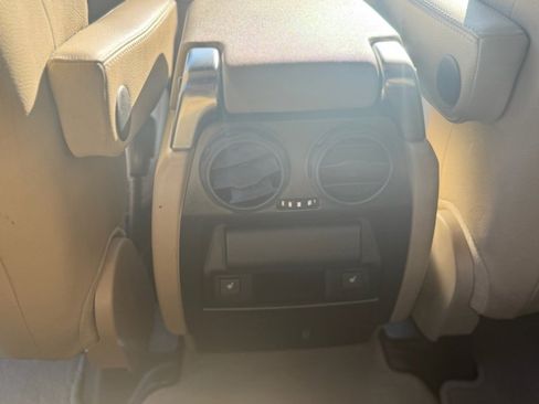 Used 2013 Land Rover LR4 HSE image 21