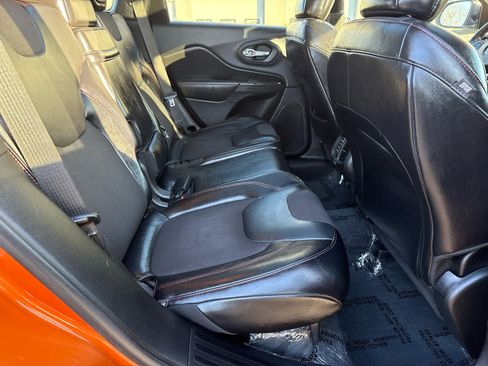 Used 2015 Jeep Cherokee Trailhawk w/ Comfort/Convenience Group image 14