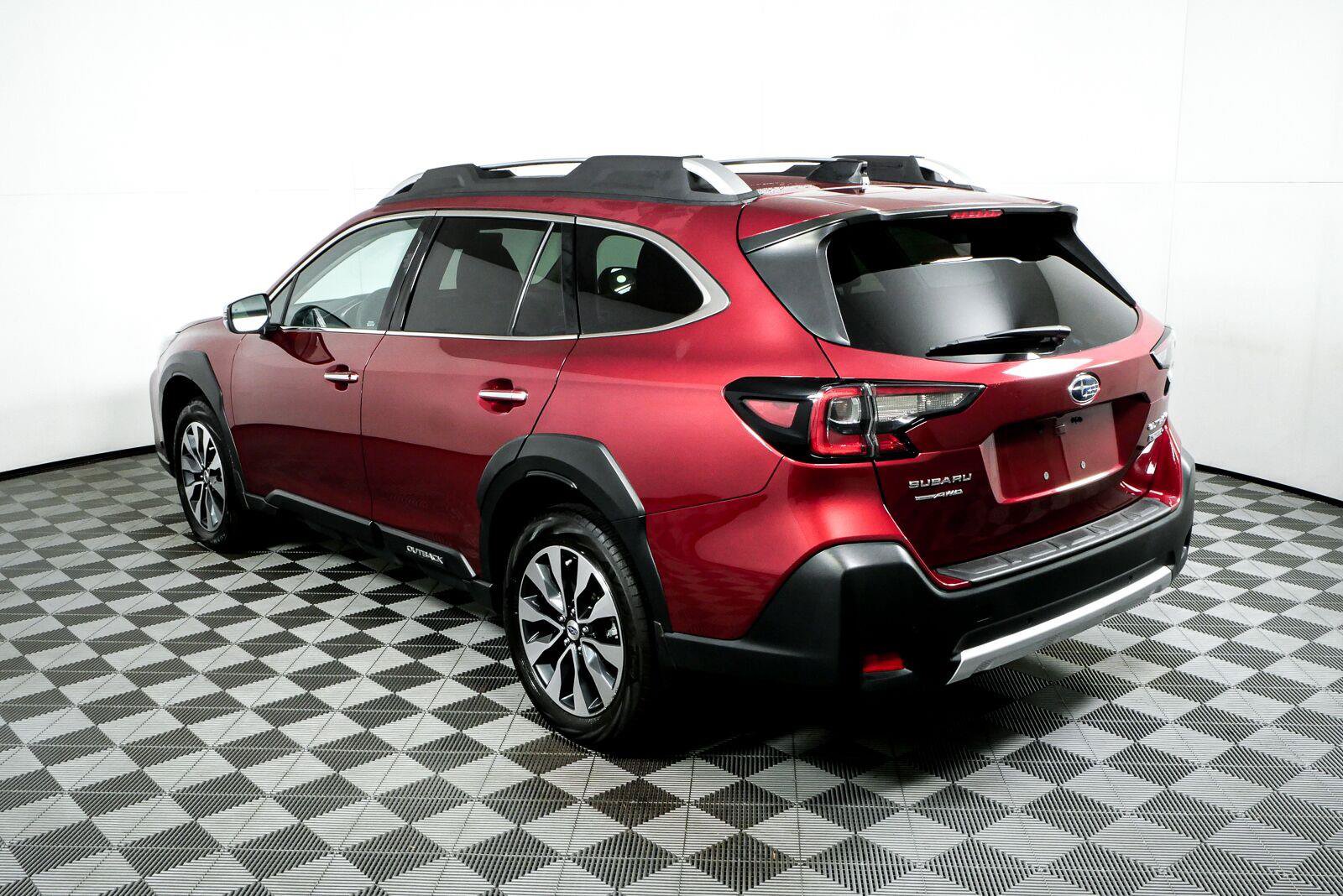 Used 2024 Subaru Outback Touring AWD/4WD image 27