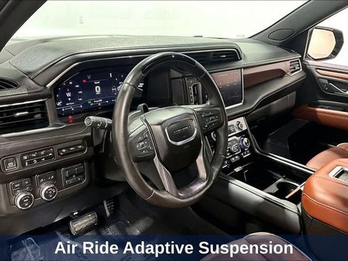 Used 2023 GMC Yukon XL Denali Ultimate AWD/4WD image 23