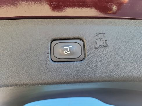 Used 2024 Ford Edge Titanium AWD/4WD image 13