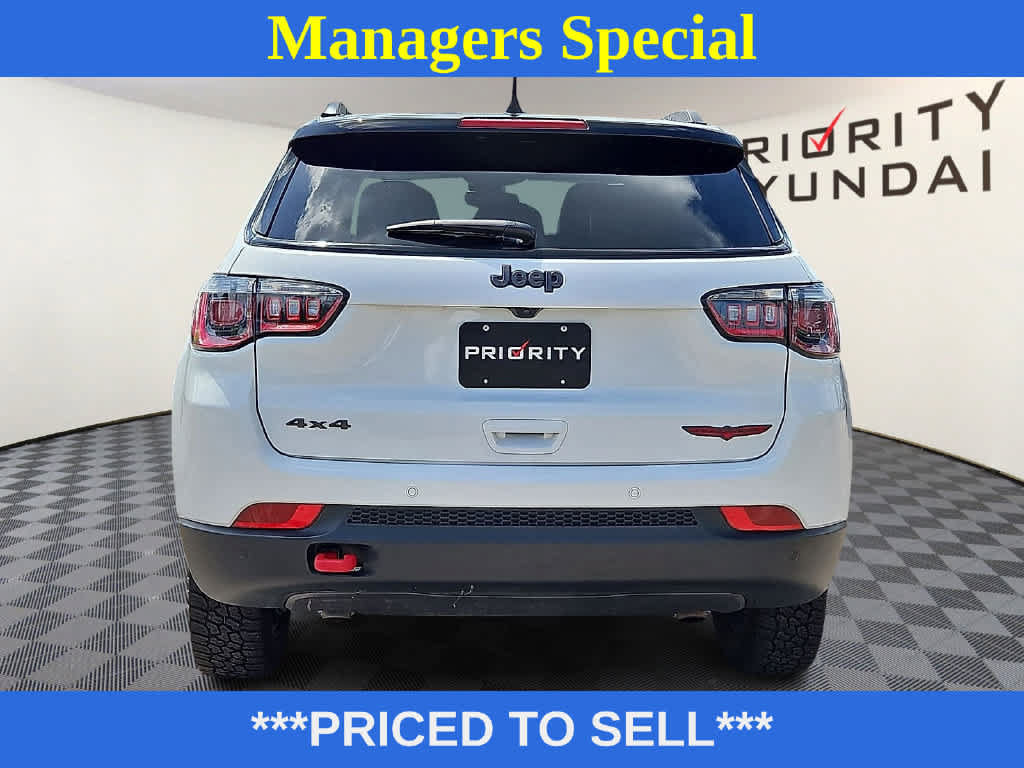 Used 2025 Jeep Compass Trailhawk AWD/4WD image 5