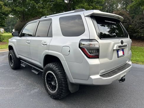 Used 2019 Toyota 4Runner SR5 Premium AWD/4WD image 17