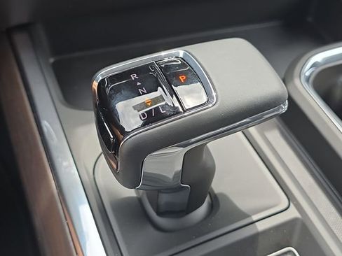 New 2025 GMC Sierra 1500 SLT w/ SLT Convenience Package image 16