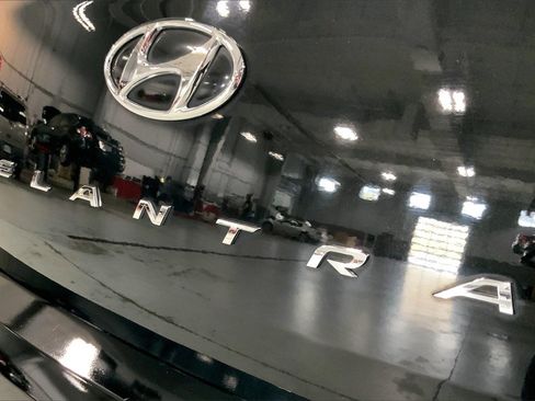 Used 2019 Hyundai Elantra SE image 7