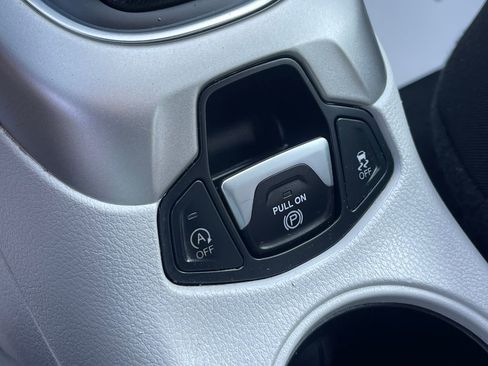 Used 2019 Jeep Compass Latitude image 42