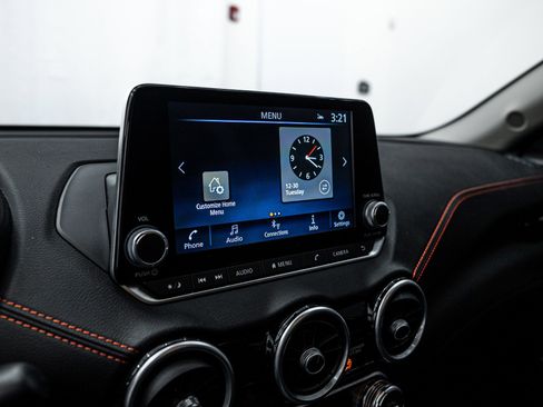 Used 2024 Nissan Sentra SR w/ SR Premium Package image 17