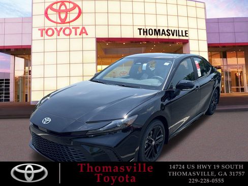 New 2025 Toyota Camry SE image 1