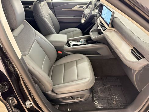 New 2026 Ford Explorer Active image 27