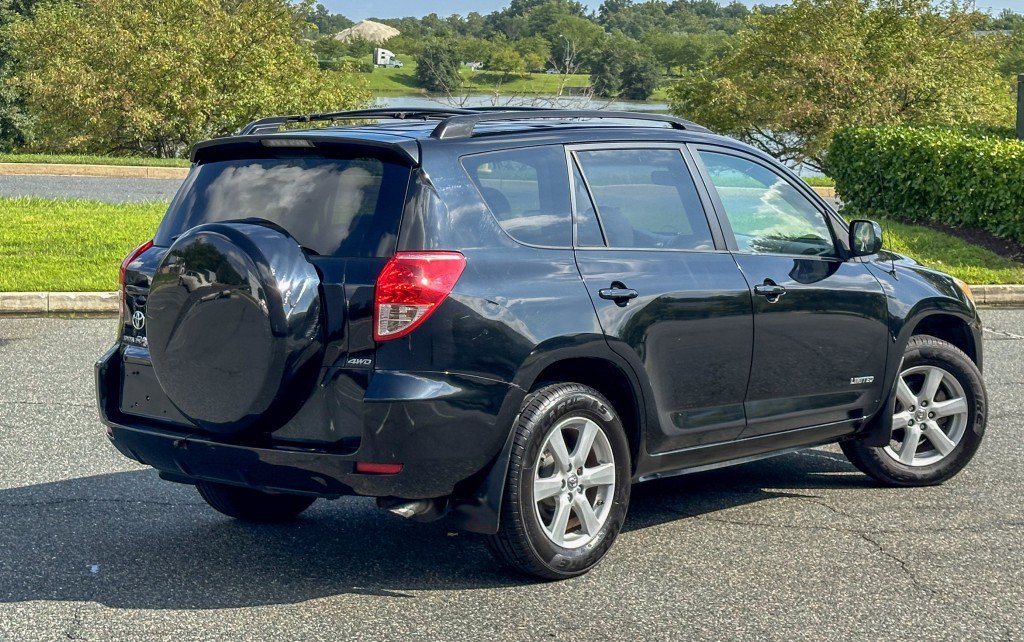 Used 2007 Toyota RAV4 Limited w/ Tow Prep Pkg AWD/4WD image 10