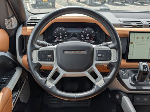 Used 2023 Land Rover Defender 130 SE AWD/4WD image 22