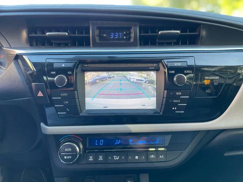 Used 2014 Toyota Corolla S Premium image 17