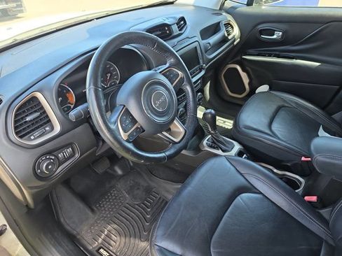 Used 2017 Jeep Renegade Limited FWD image 17