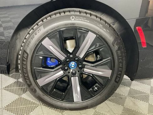Used 2023 BMW iX xDrive50 w/ Sport Package AWD/4WD image 36