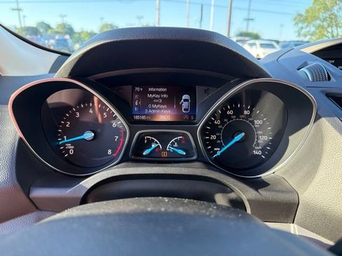 Used 2018 Ford Escape SE w/ Ford Safe & Smart Package FWD image 16