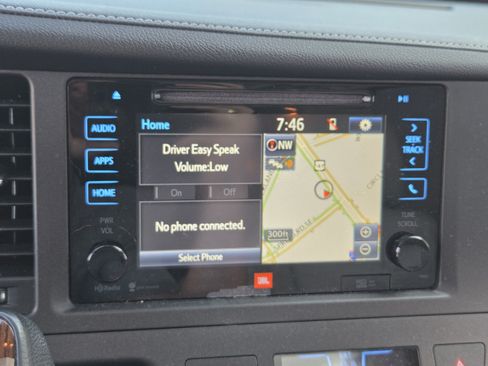 Used 2015 Toyota Sienna Limited Premium w/ Advanced Technology Package FWD image 15