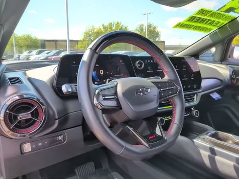 Used 2024 Chevrolet Equinox EV RS FWD image 32