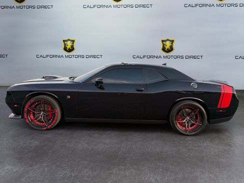Used 2016 Dodge Challenger R/T Scat Pack RWD image 2