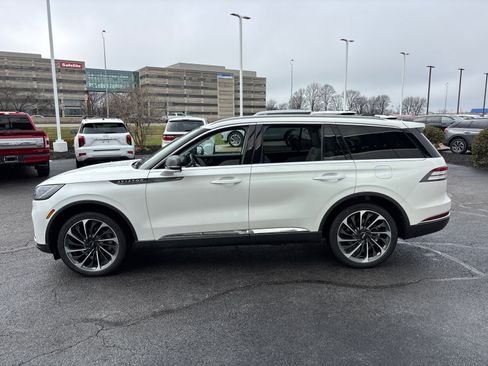 New 2026 Lincoln Aviator Reserve image 4