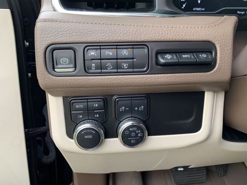 Used 2023 GMC Yukon Denali image 15