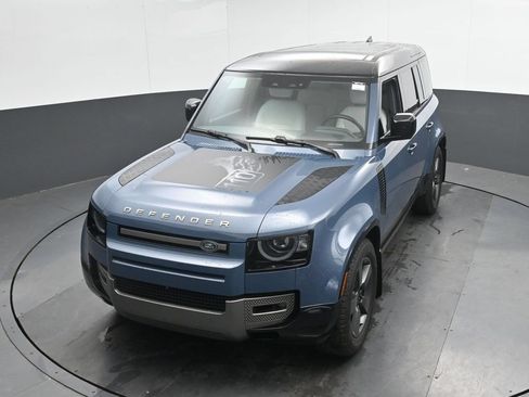 Used 2025 Land Rover Defender 110 X-Dynamic SE AWD/4WD image 35