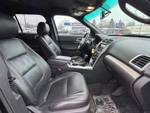 Used 2015 Ford Explorer XLT w/ Equipment Group 202B image 13