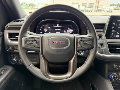 Used 2024 GMC Yukon XL AT4 AWD/4WD image 17