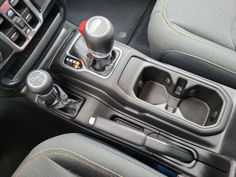 Used 2024 Jeep Gladiator Sport image 24