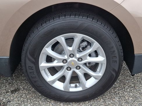 Used 2019 Chevrolet Equinox LS w/ LS Convenience Package AWD/4WD image 8