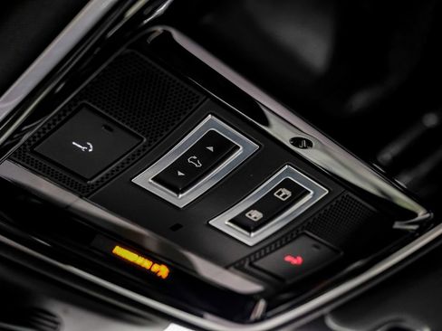 Used 2018 Land Rover Range Rover Sport SVR image 46