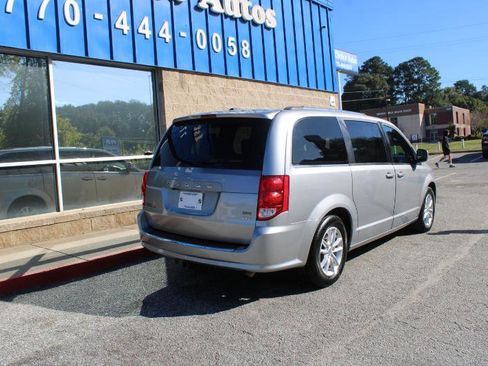 Used 2018 Dodge Grand Caravan SXT image 4