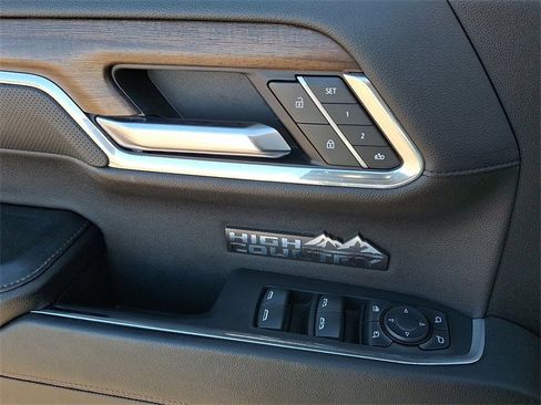 Used 2024 Chevrolet Silverado 1500 High Country w/ High Country Premium Package image 23
