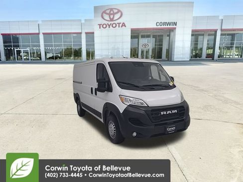 Used 2025 RAM ProMaster 2500 w/ Convenience Group FWD image 5