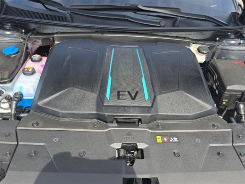 Used 2024 Hyundai Ioniq 5 Limited image 13