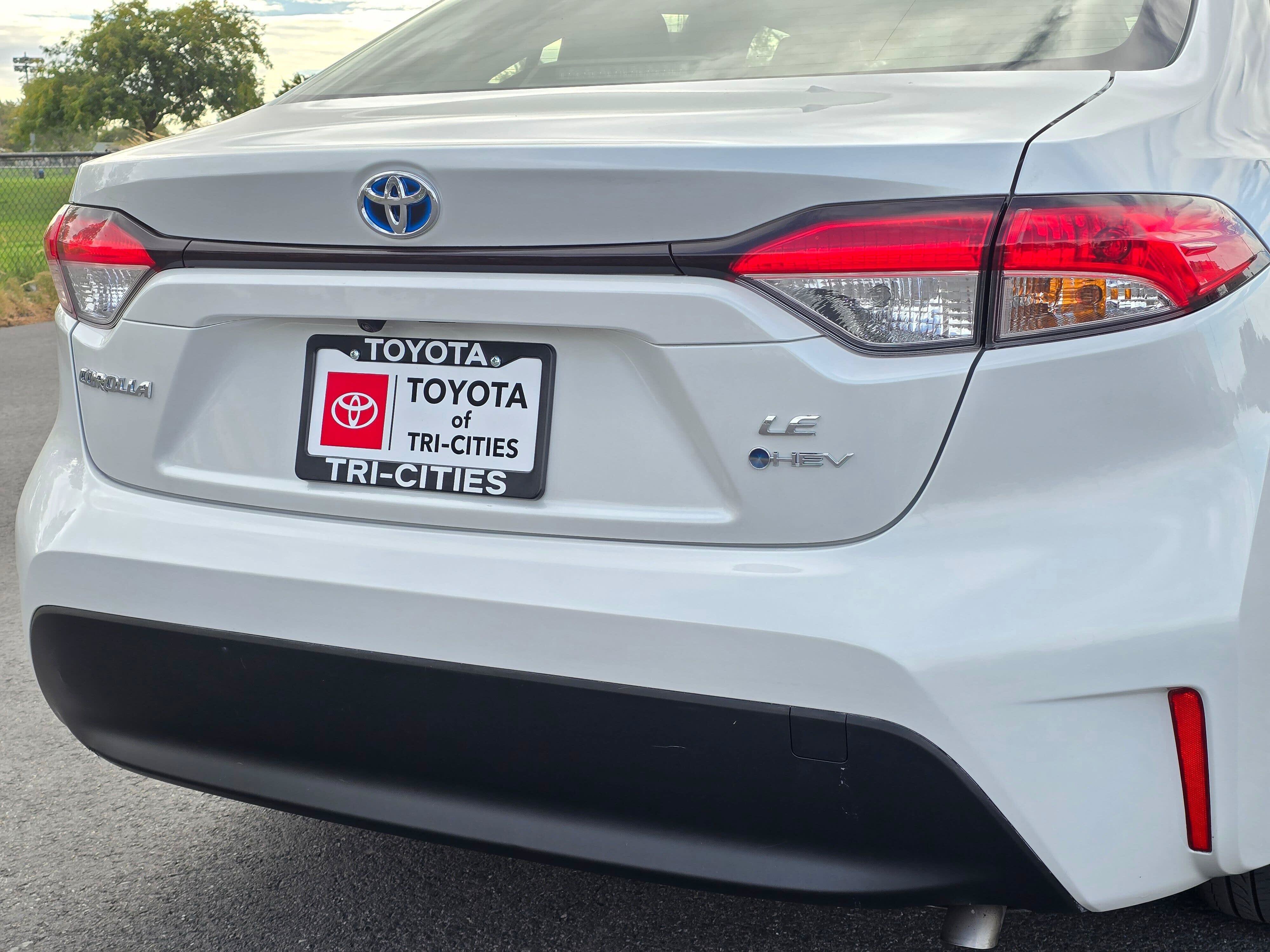 Certified 2025 Toyota Corolla LE w/ LE Premium Package AWD/4WD image 12