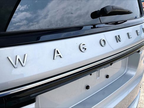 Used 2022 Jeep Wagoneer Series II w/ Premium Group I AWD/4WD image 31