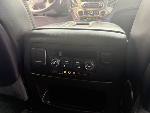 Used 2015 GMC Yukon XL Denali w/ Touring Package RWD image 18