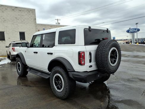 New 2025 Ford Bronco Badlands image 3