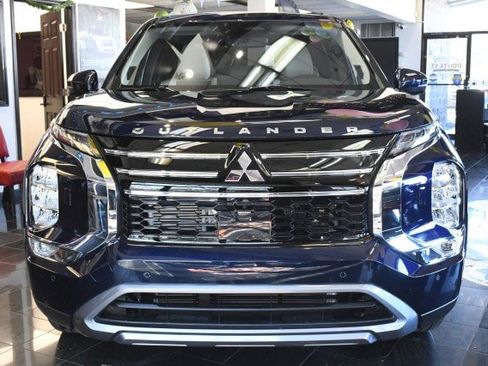 New 2026 Mitsubishi Outlander SE AWD/4WD image 2