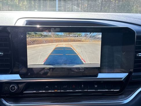 Used 2023 Chevrolet Silverado 1500 LT image 24